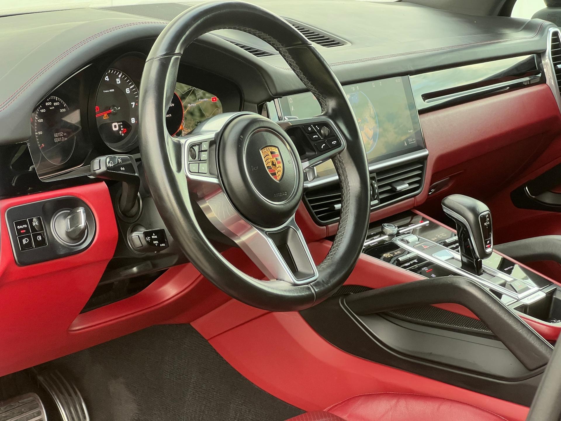 Porsche-Cayenne