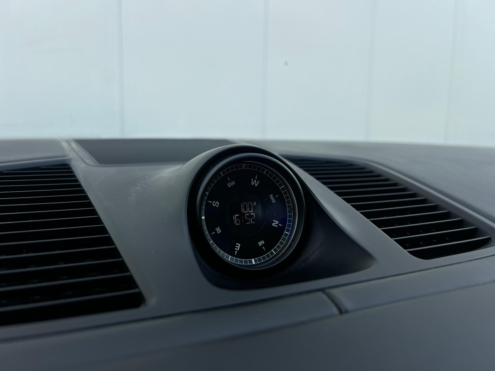 Porsche-Cayenne