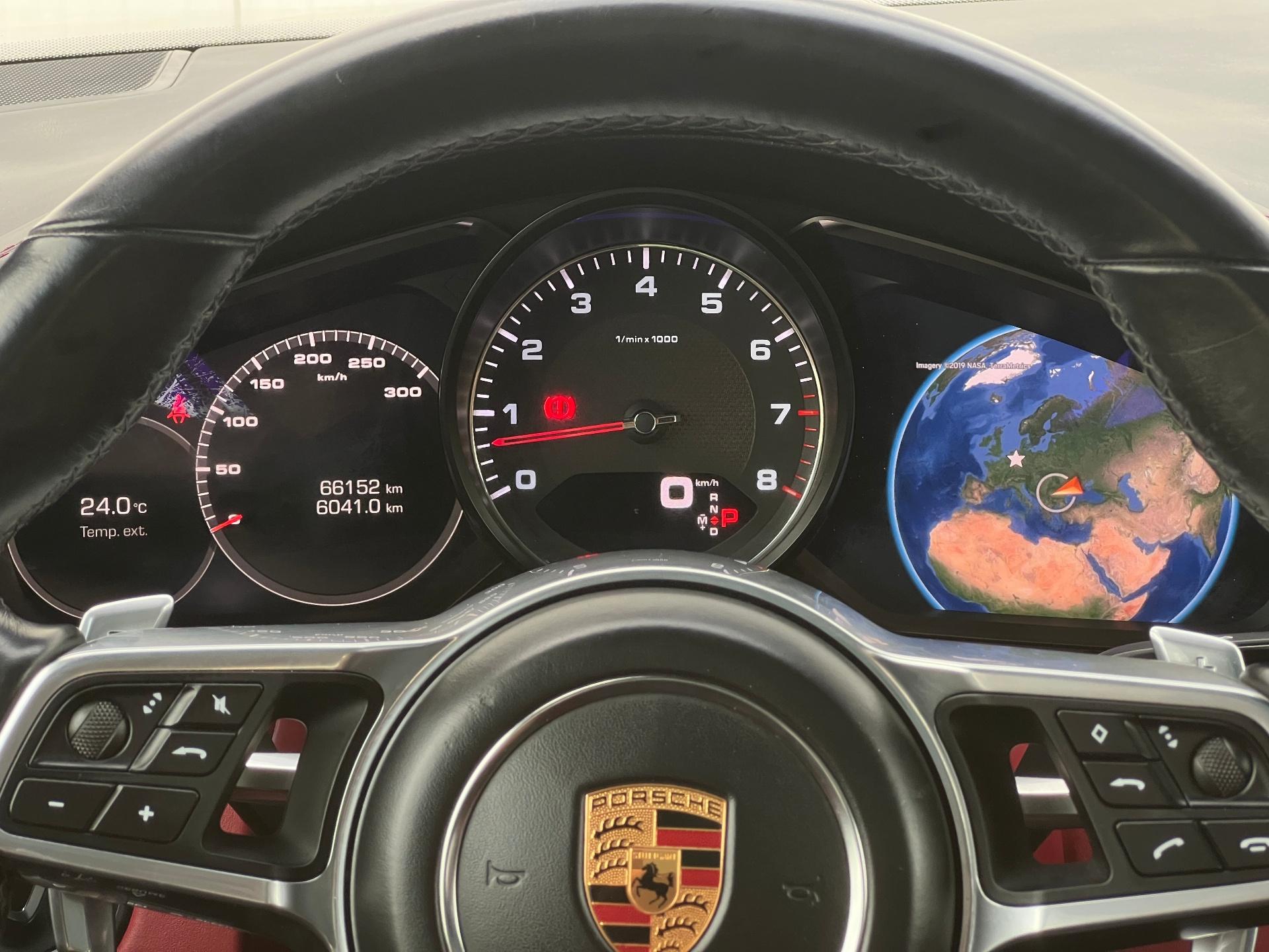 Porsche-Cayenne