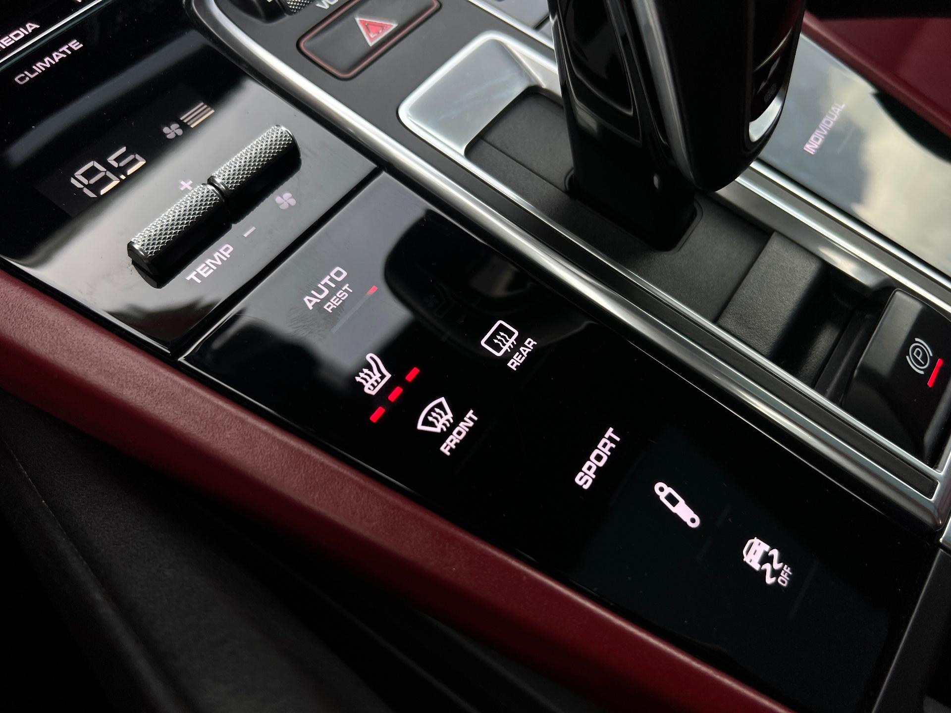 Porsche-Cayenne