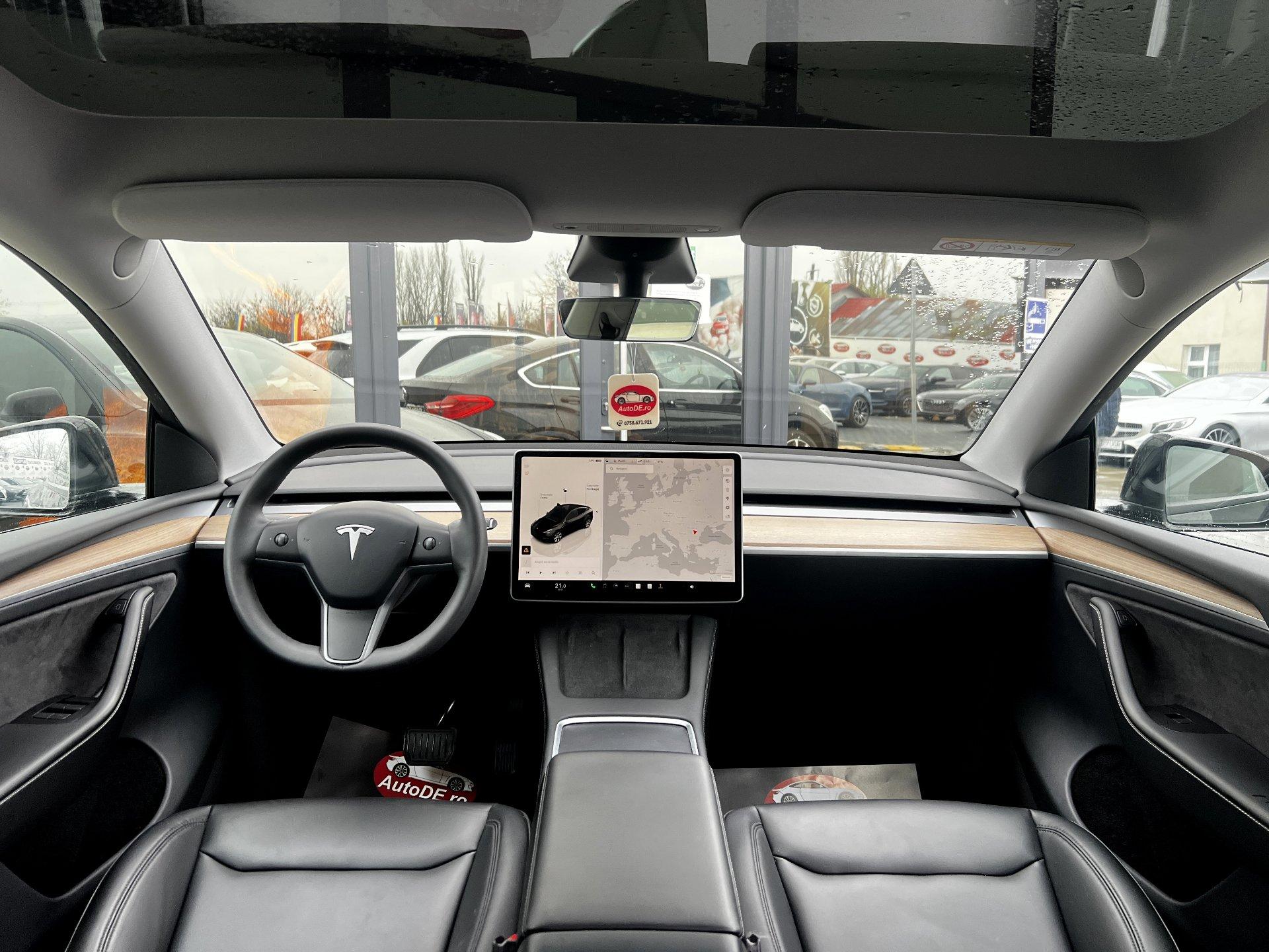 Tesla-Model Y